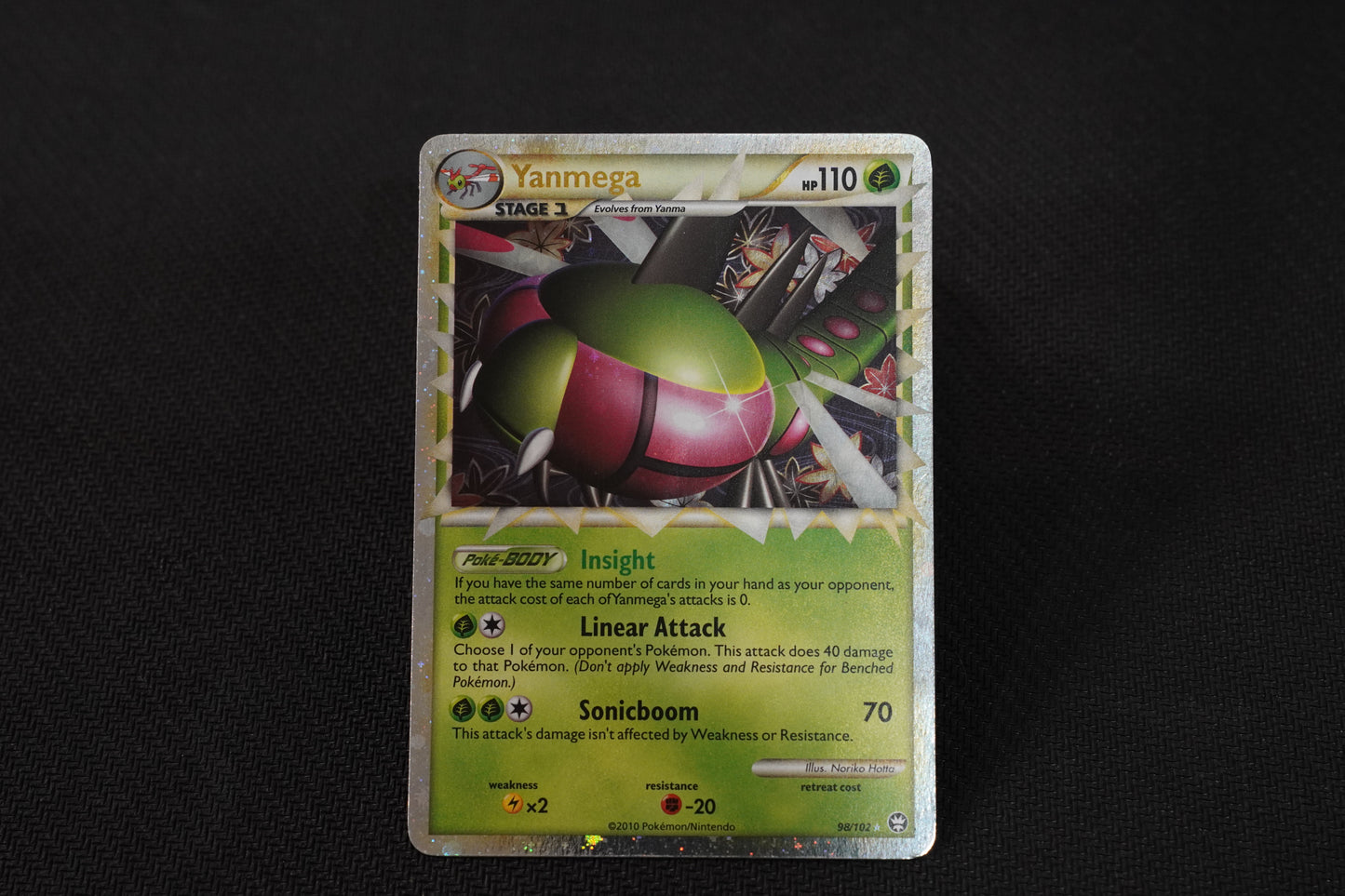 Yanmega 98/102 Triumphant Prime Holo TCG Pokémon Card - Near Mint