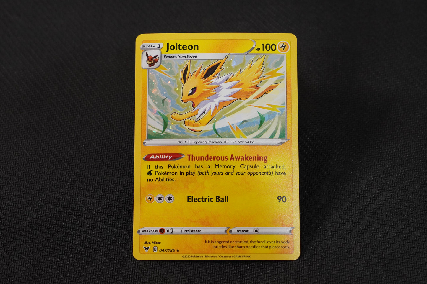 Jolteon 047/185 Vivid Voltage Holo TCG Pokémon Card - Near Mint